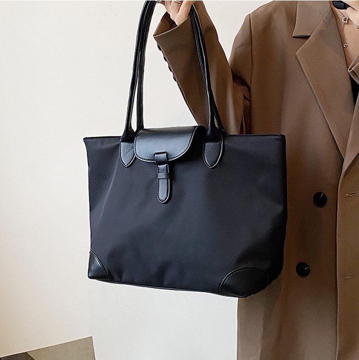 Linea Tote Bag