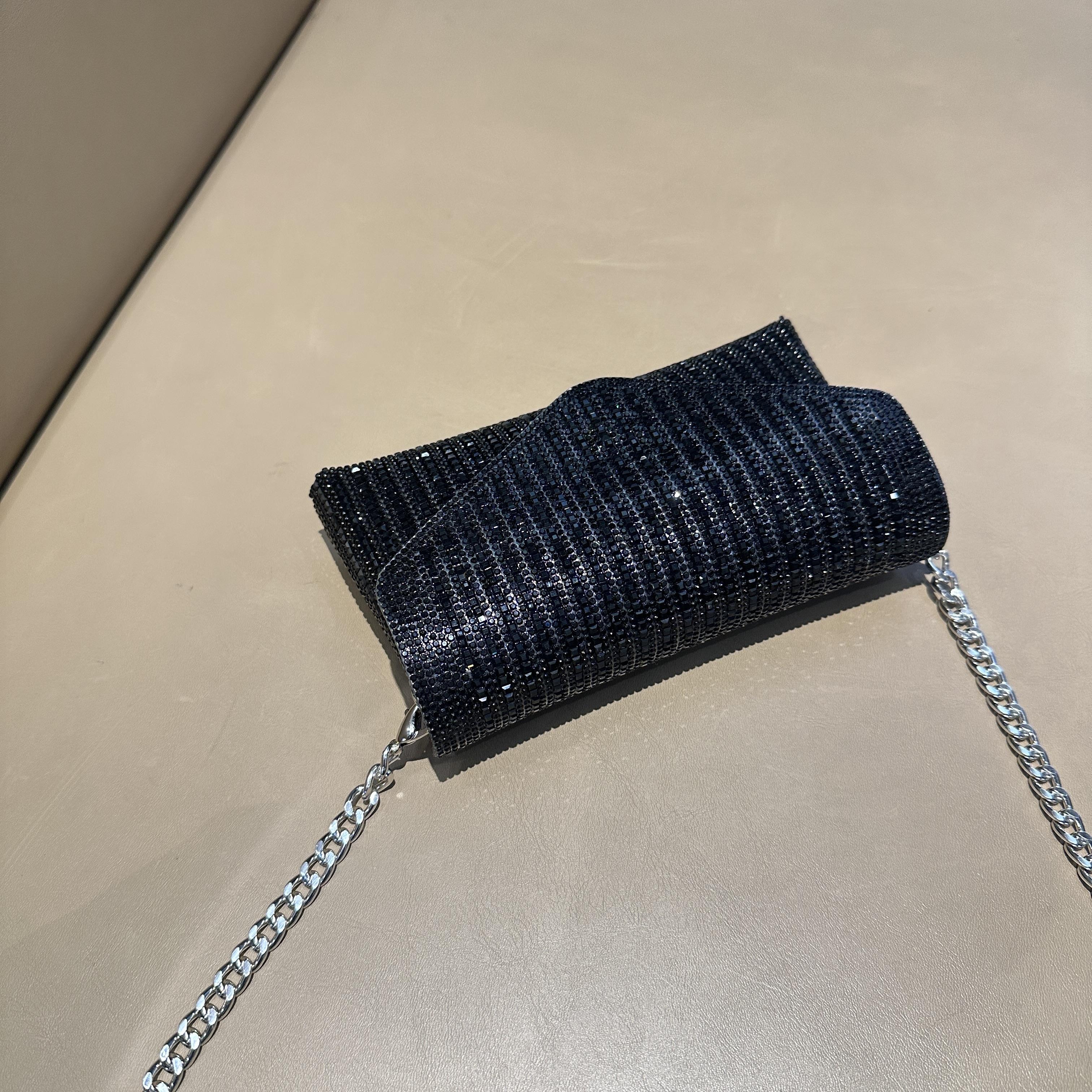 Veyra Clutch Bag