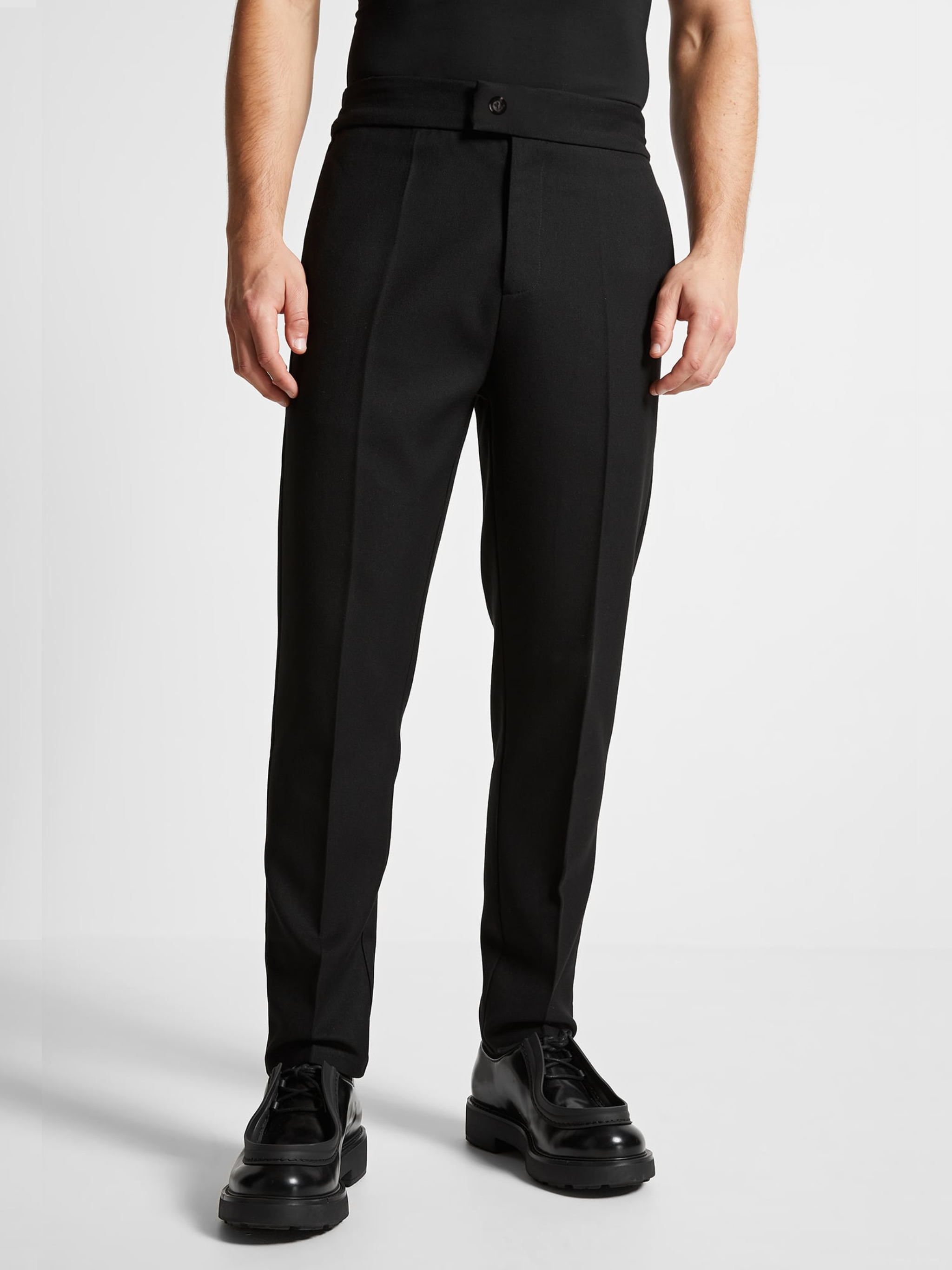 Buy Basics Black Solid Low Rise Tapered Fit Trousers for Men Online @ Tata  CLiQ